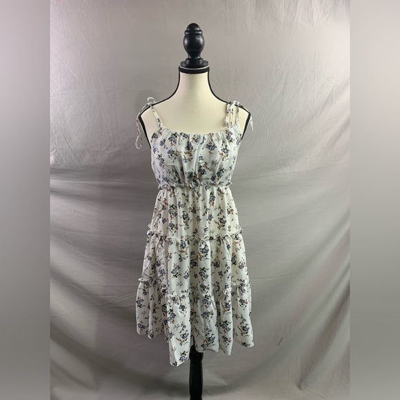 White Ditsy Floral Ruffle Hem Dress - Picture 6 of 8